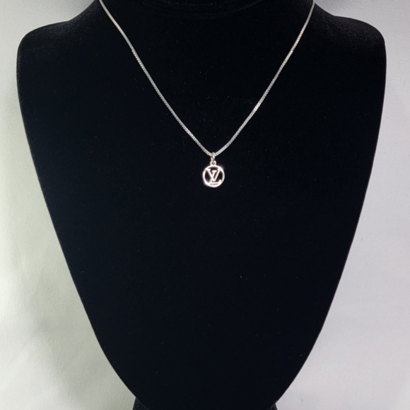 Authentic Louis Vuitton silver petite LV charm on chain - Picture 3 of 9